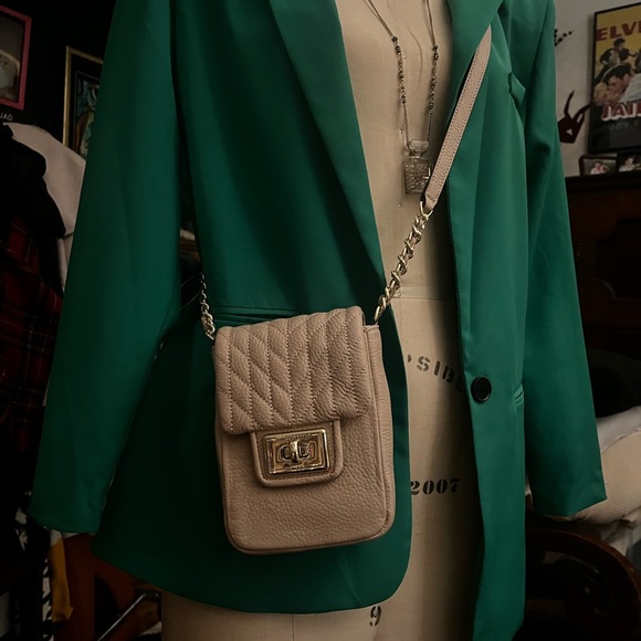 🌹Karl lagerfeld agyness leather crossbody nwot - Picture 8 of 8